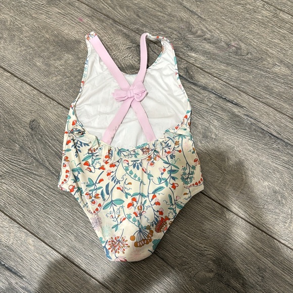 • Jacadi Paris • Girls Floral One Piece Swimsuit
White / Blue / Red 18 - Picture 4 of 4